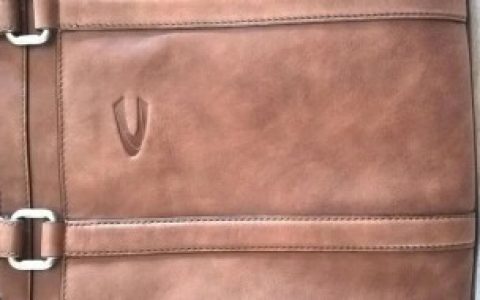 【磨砂皮滴了油如何清洗】磨砂皮滴了油怎么清洗