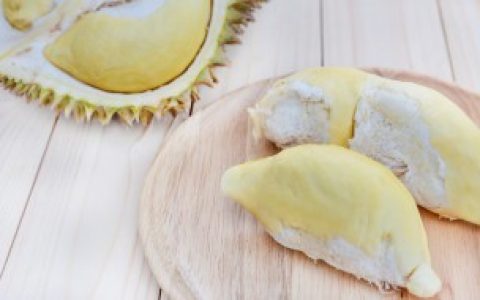 榴莲煲汤可以反复煮吗（榴莲煲汤能反复煮吗）