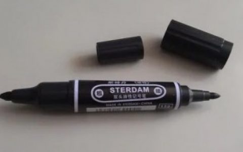 去除桌子上的记号笔的方法（怎么去除桌子上的记号笔）