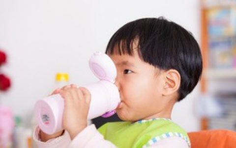 【5号pp塑料水杯可以装热水吗】5号pp塑料水杯能装热水吗