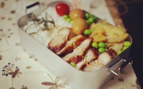 【不锈钢盅可以放微波炉吗】不锈钢盅能不能放微波炉