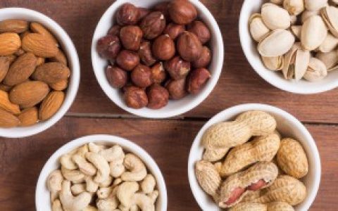 煮熟的花生过夜可以吃吗（煮熟的花生过夜可以继续食用吗）