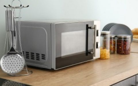 锡箔纸可以放微波炉里面加热吗 锡箔纸能在微波炉加热吗