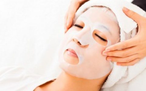 敷面膜之前要用洗面奶洗脸吗（敷面膜的相关介绍）