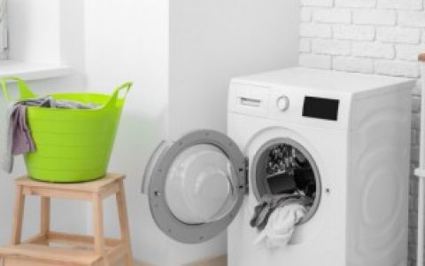 毛衣是否能放洗衣机脱水（毛衣能放洗衣机脱水吗）