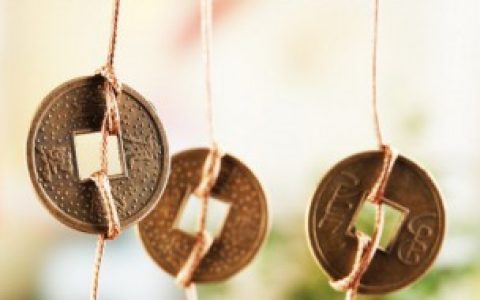 乾隆铜钱怎么佩戴（乾隆铜钱的佩戴方法）