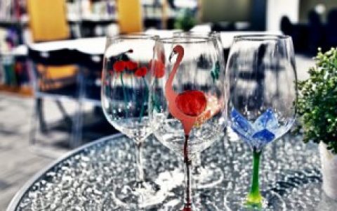 【有什么材质的透明水杯】有哪些材质的透明水杯