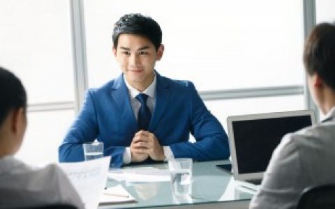 初次面试要带什么东西（初次面试需要带什么东西）