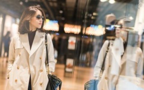 【白色衣服如何清洗】白色衣服正确的清洗方法