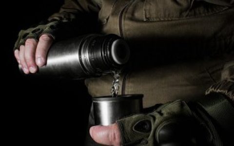 【什么材质水杯可以装热水】哪些材质水杯可以装热水