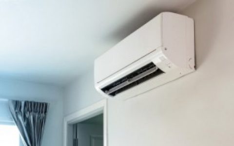 【美的空调eco遥控器如何换电池】美的空调eco遥控器怎么换电池