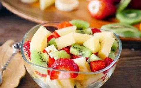 水果沙拉可以隔夜吃吗,水果沙拉是否可以隔夜吃