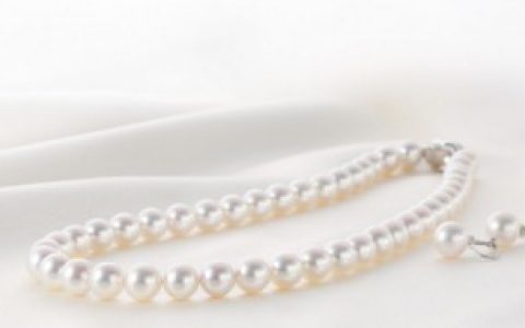 珍珠项链搭配 珍珠项链怎么搭配
