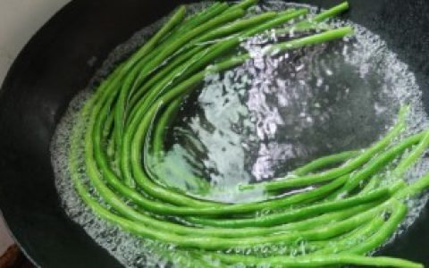 豆角吃之前用焯水吗 豆角吃之前要焯水吗
