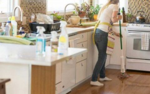 厨房地板怎么清理干净,厨房地板清理方法