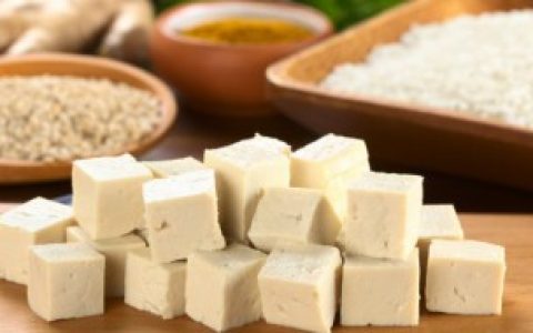 晚上吃豆腐会不会长胖呢（晚上吃豆腐会长胖吗）
