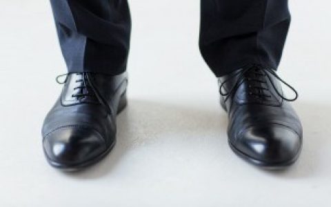 怎么去除,鞋子上的油漆,鞋子上的油漆怎么去除