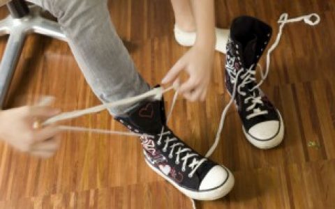 怎么处理鞋子长毛发霉,鞋子长毛发霉怎么处理