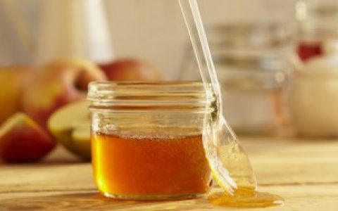 蜂蜜放冰箱里不结晶是真蜂蜜吗 蜂蜜放冰箱里不结晶是不是真蜂蜜