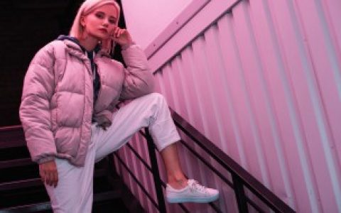 皮油羽绒服怎么清洗（皮油羽绒服的清洗技巧）