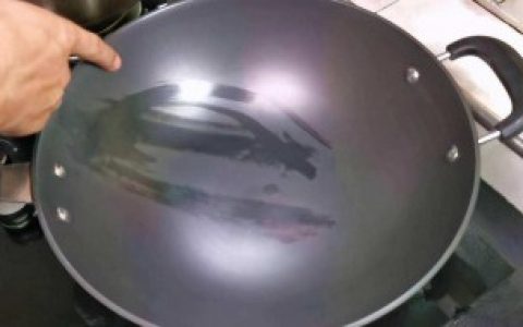 【不粘锅是否能用猪油开锅】不粘锅能用猪油开锅吗