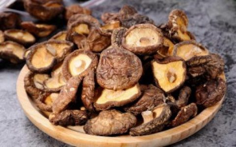 什么原因干香菇会比较香（干香菇为什么比新鲜香菇要香）