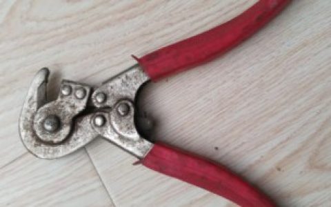 【钳子生锈了怎么除锈】钳子生锈了怎样除锈