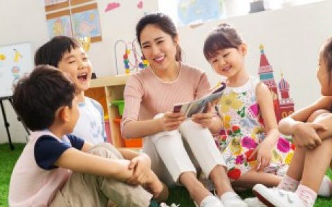 宝宝满月送什么礼物比较好 送刚满月婴儿什么礼物