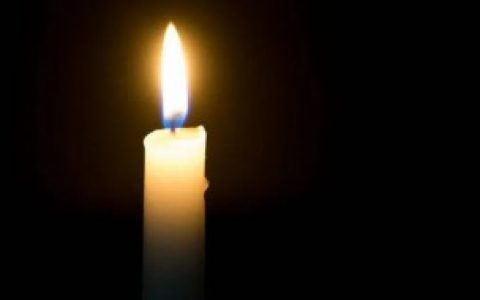 蜡烛是用什么做出来的,蜡烛是用哪种材料做出来的