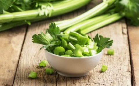 野菜山芹的采摘和清洗方法 怎么采摘和清洗野菜山芹