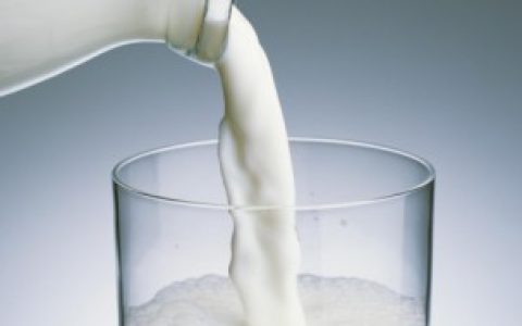 喝完牛奶可以喝茶叶吗 喝完牛奶能不能喝茶叶