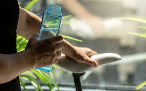 水杯里有钉子怎么办 水杯里有钉子如何处理