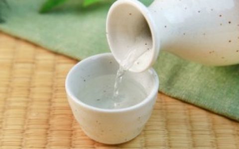 钛酒壶和银酒壶哪个好 钛酒壶和银酒壶的区别