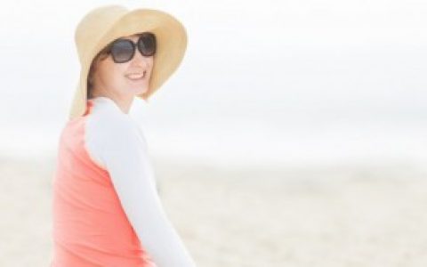 【穿着衣服晒太阳能不能达到效果】穿着衣服晒太阳能达到效果吗