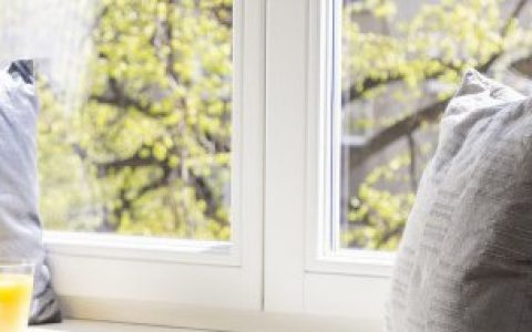 【塑钢窗密封不严漏雨了怎么办】塑钢窗密封不严漏雨了怎么处理