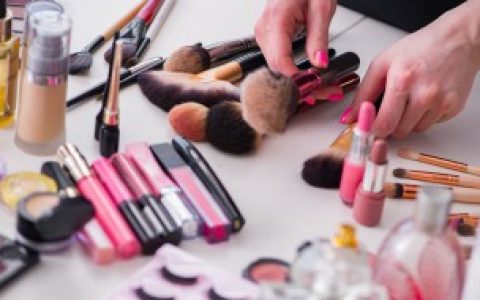 分享正确的化妆步骤（正确的化妆步骤怎么化）