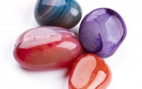 女人带玛瑙好处（女人带玛瑙好处有哪些）