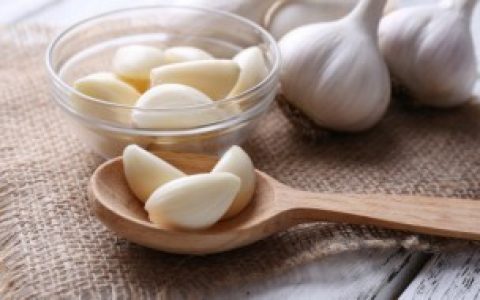 如何防止大蒜变绿,怎么防止大蒜变绿