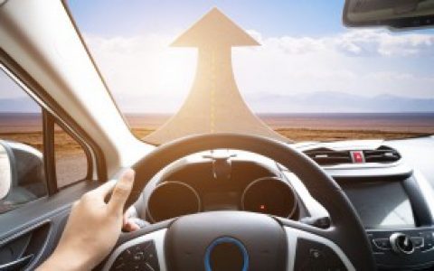 下雨天挡风镜起雾怎么办 下雨天挡风镜起雾如何处理