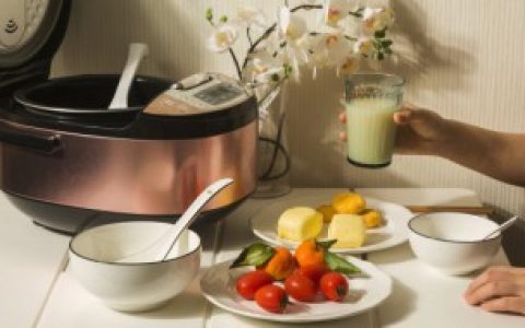 美的电饭煲插电就跳怎么办 美的电饭煲插电就跳如何解决