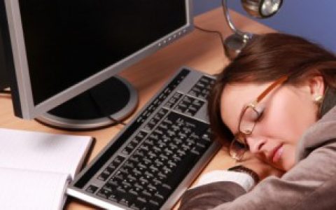 【女人梦见自己飞来飞去的含义】女人梦见自己飞来飞去的意思