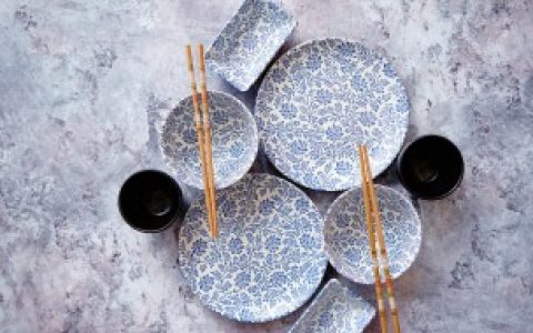 带花的陶瓷可以放微波炉吗（带花的陶瓷能不能在微波炉使用）