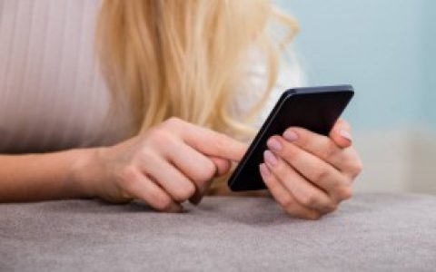 【机智表情代表啥意思】机智表情的意思