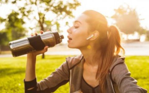 【洗洁精可以刷不锈钢水杯吗】洗洁精能不能刷不锈钢水杯