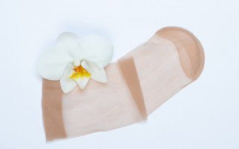 丝袜能防晒吗（夏天穿丝袜能防晒吗）