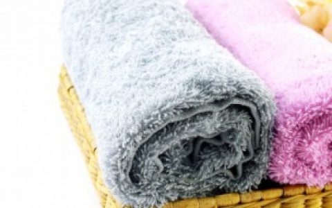 毛巾被墨水染色怎么洗干净（清洗衣服上黑墨水的5种方法）