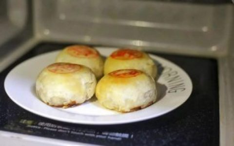 鲜肉月饼凉了加热的方法（鲜肉月饼凉了要怎么加热）