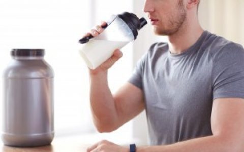 哪种塑料材质的水杯最安全（塑料水杯什么材质最健康）