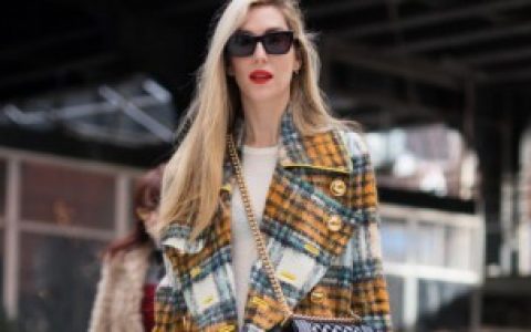 纯羊毛大衣在家如何清洗（纯羊毛大衣在家怎么清洗）