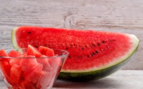 西瓜的热量介绍（西瓜的热量是多少啊）